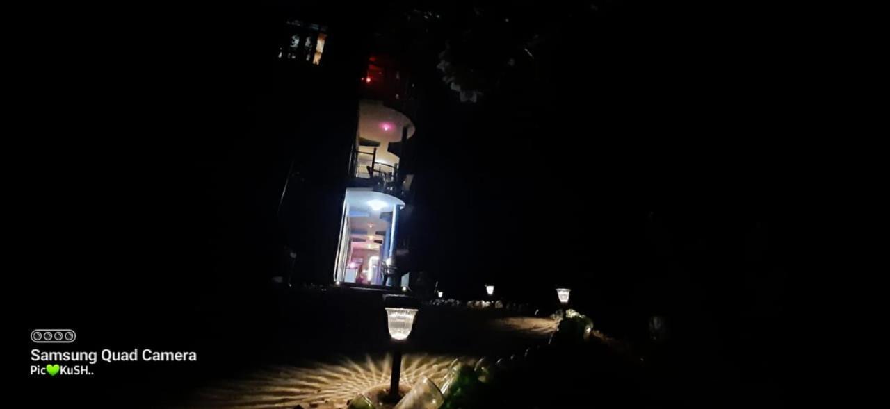 Cafe Kush Hotel Tosh ภายนอก รูปภาพ
